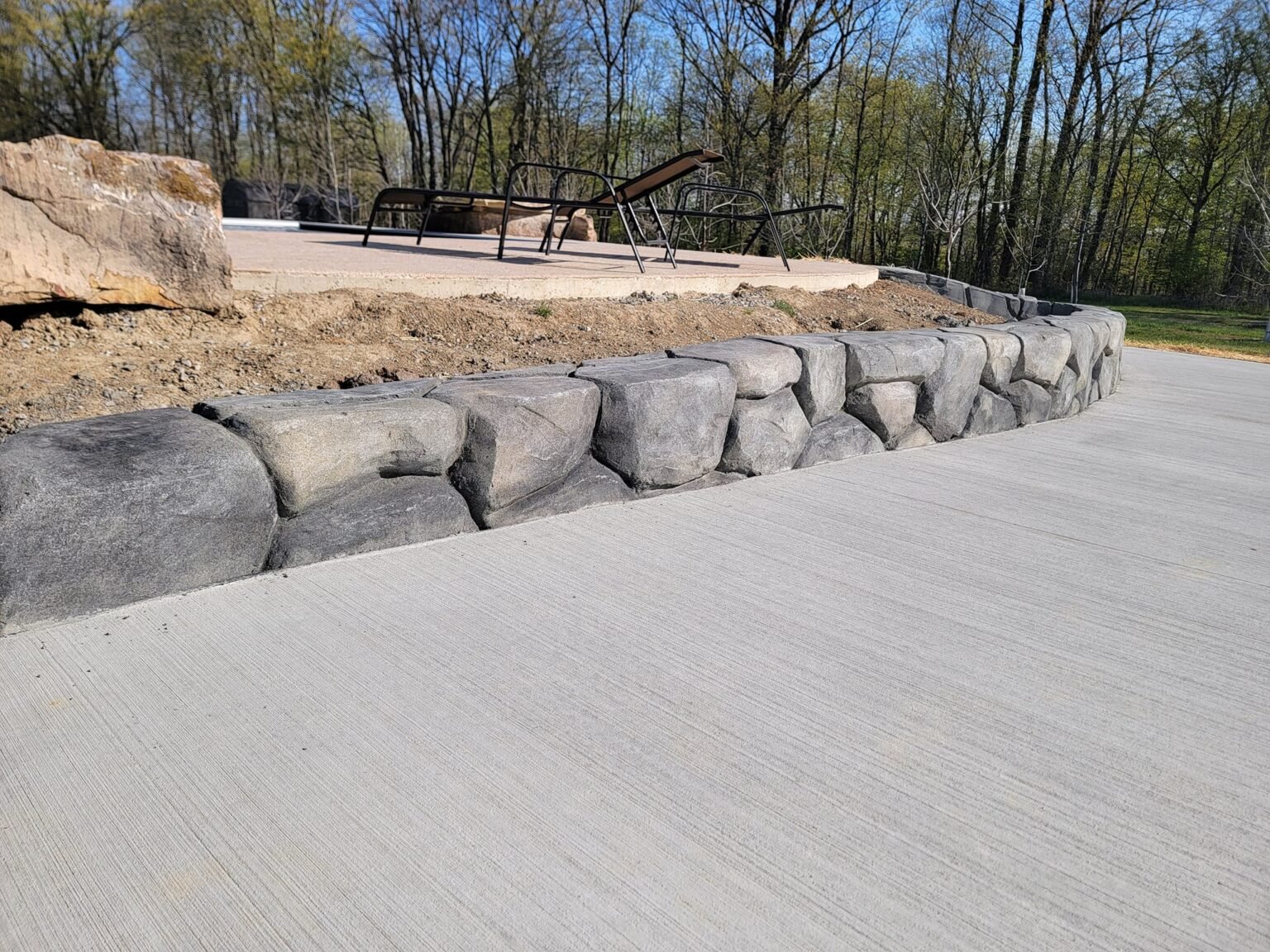 concrete retaining wall